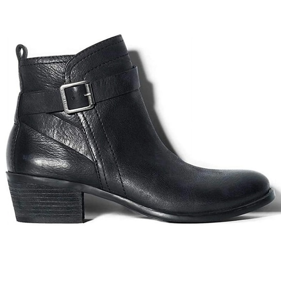 NEW Vince Camuto Beamer Black Leather Zip Ankle Boots - Picture 1 of 12
